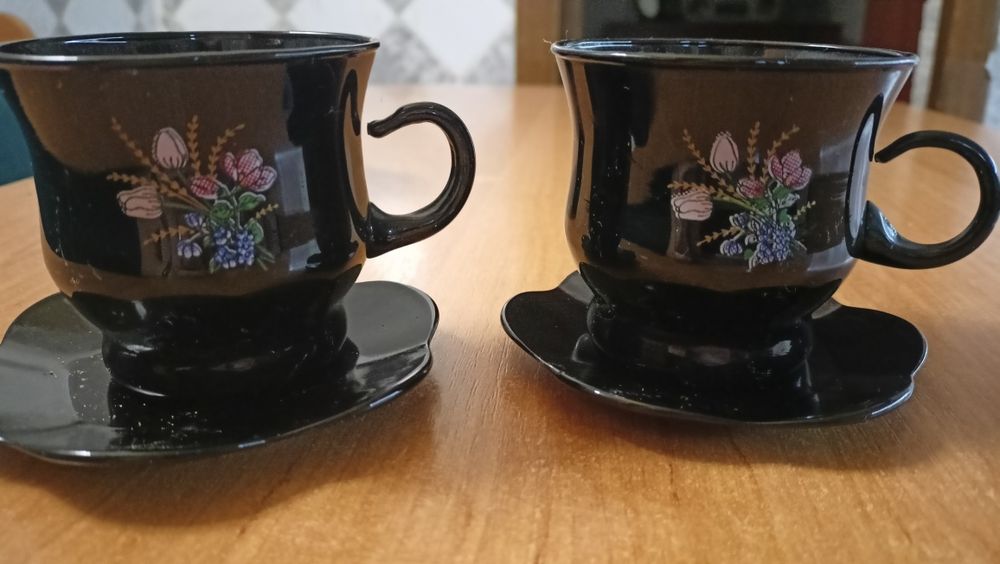 Кавова пара  з цукерницею