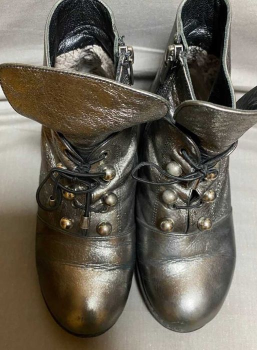 Женские кожаные ботинки ботильоны серебристые 36 р