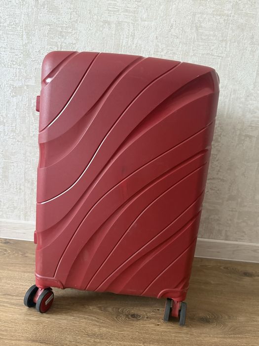 Продаю чемодан из Поліпропілен