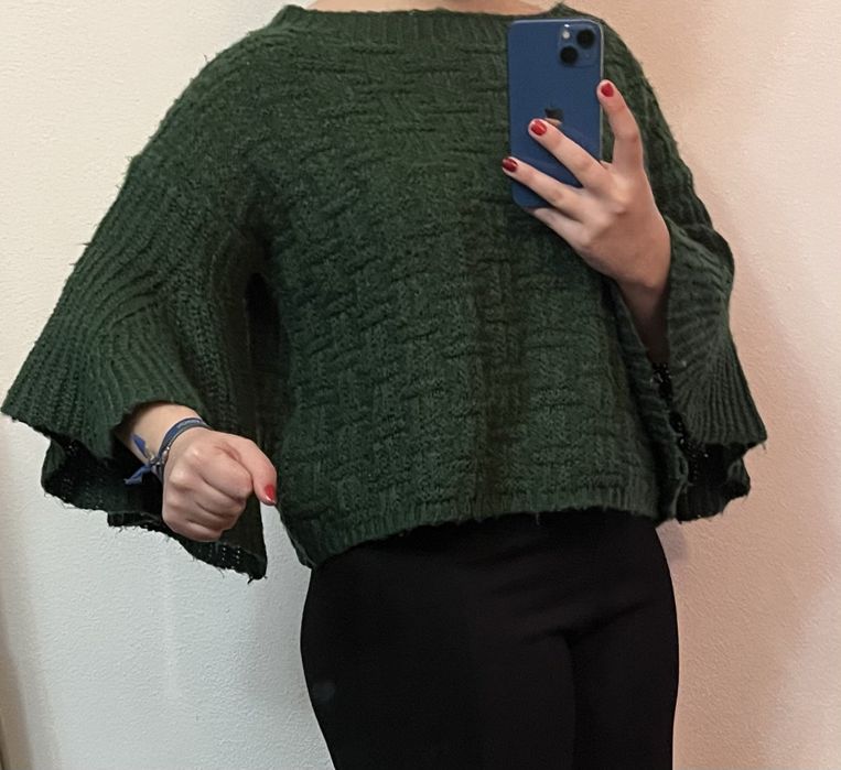 Blusa de malha verde com manga balão
