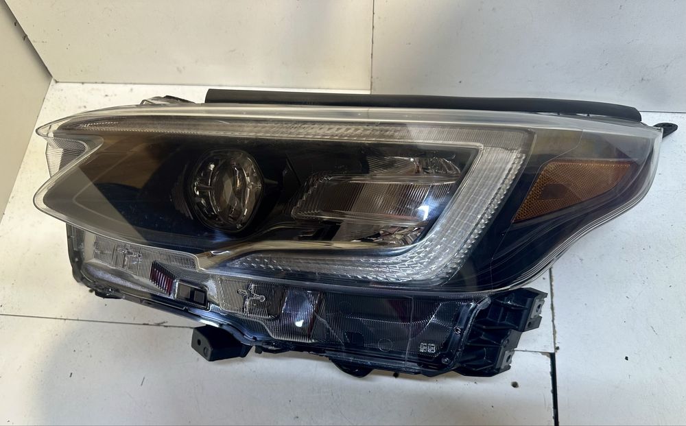 Фара левая правая Subaru Outback Legacy USA full led 2020 2021 2022