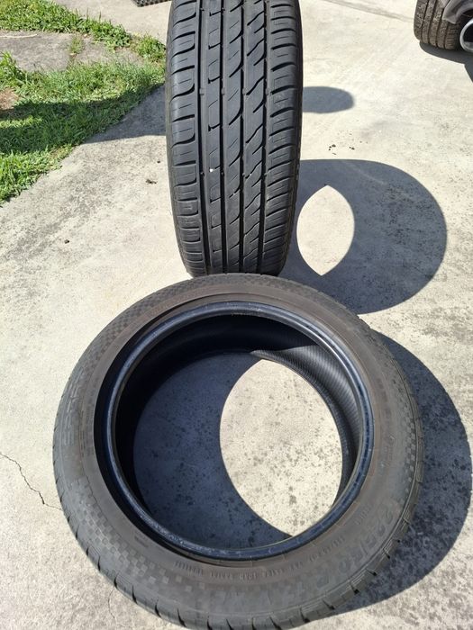 Vendo 2 pneus semi-novos