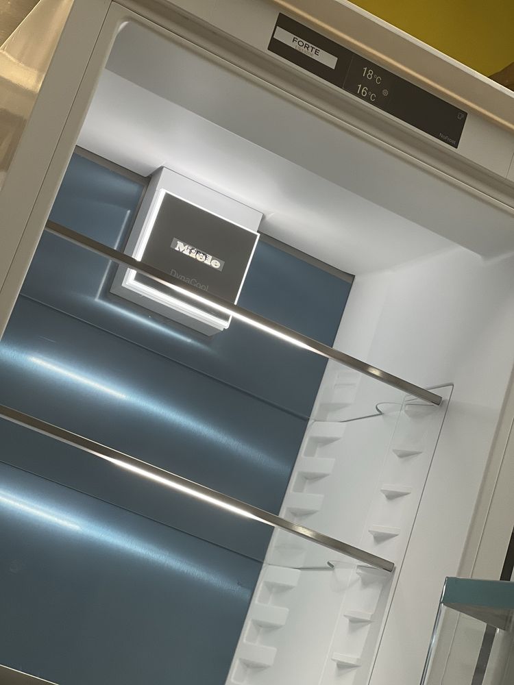 Новий холодильник Miele KFN 7795 D. Найтоповіший. Лід/пар; Led-Fool.