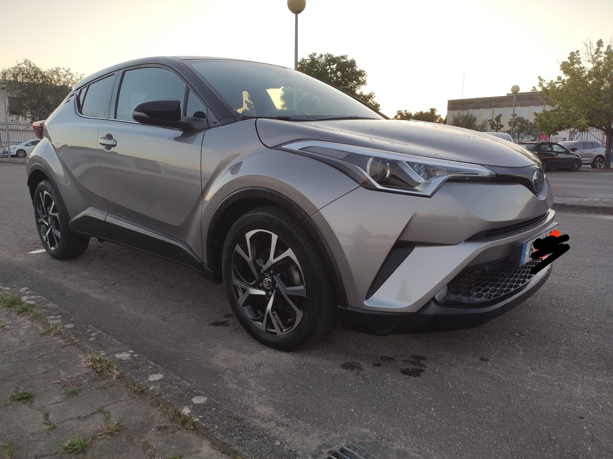 Toyota CHR  híbrido 1.8