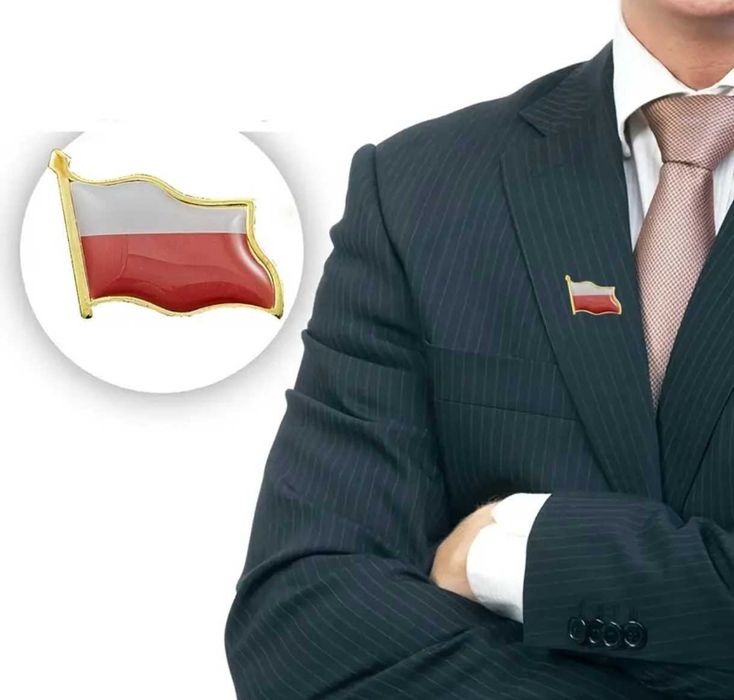 Flaga Polski przypinana do ubrania