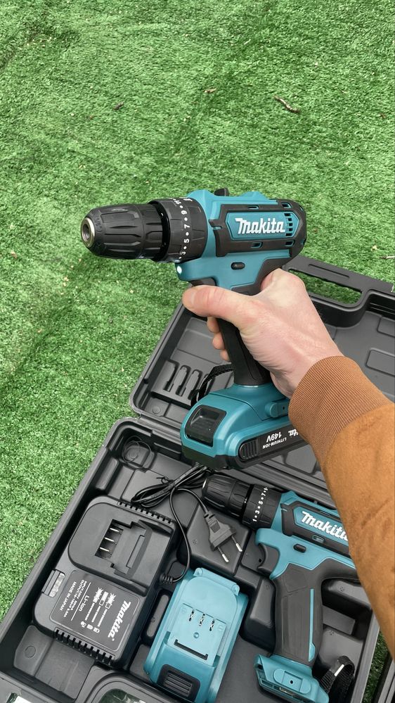 Шуруповёрт Makita   Комплект