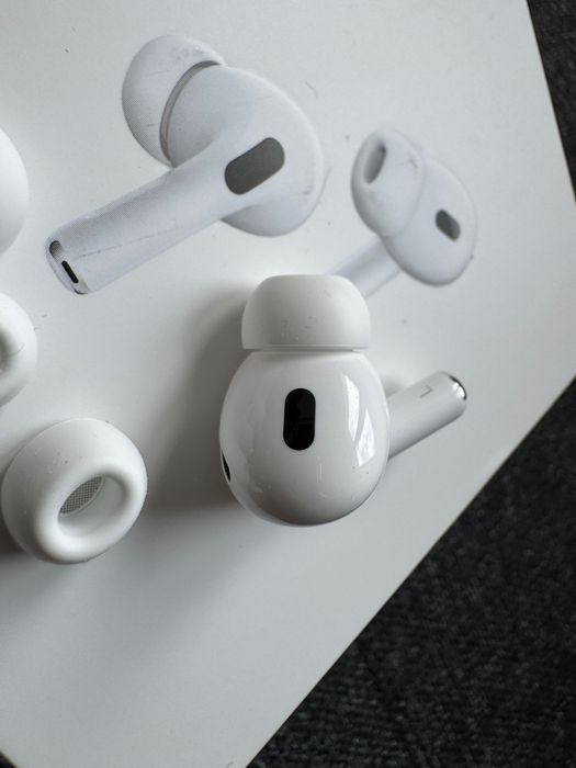 Lewa lub prawa słuchawka AirPods Pro 2 USB C