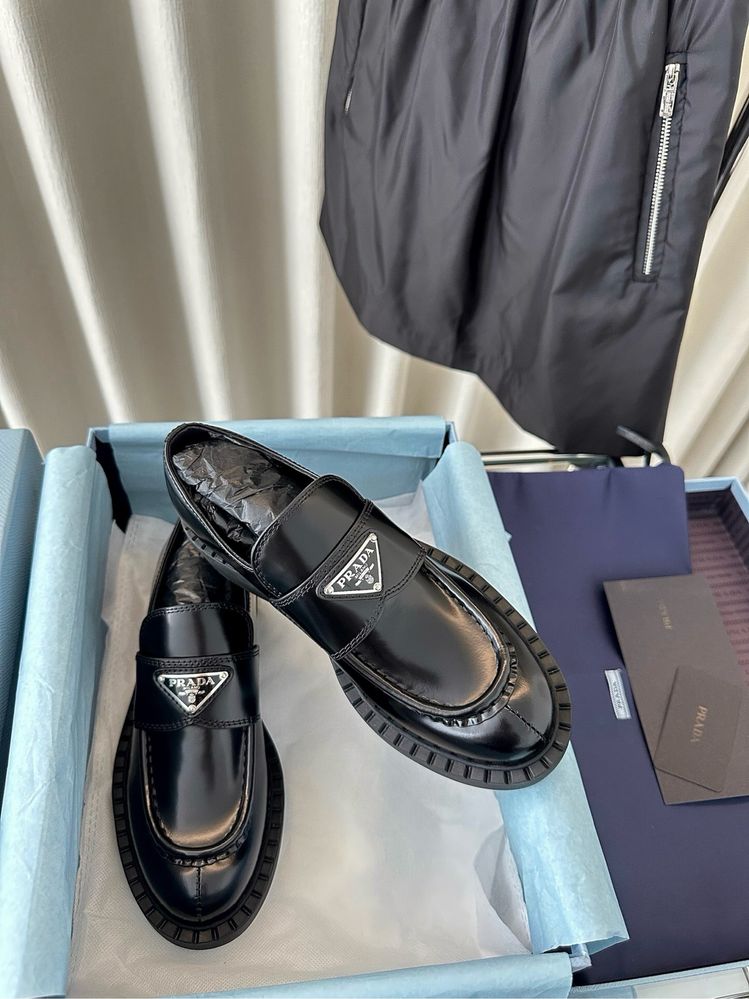 Лофери  Prada..,