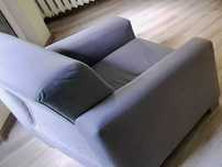 Fotel i sofa w szarym kolorze