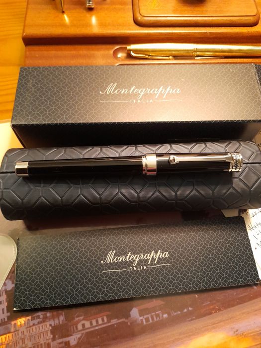 Caneta Rollerball Montegrapa Parola preto e platina