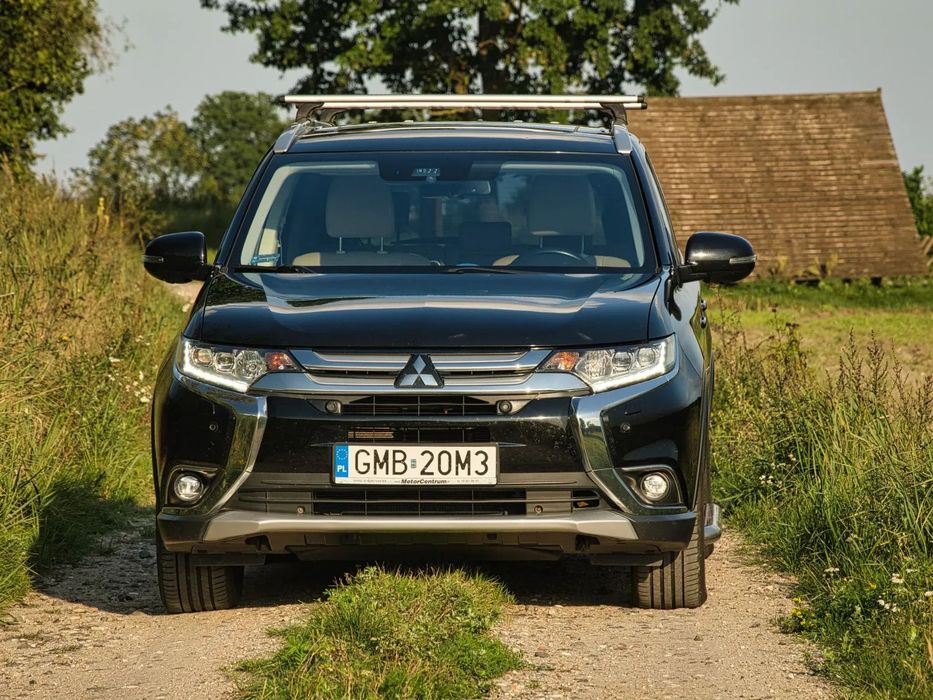 Mitsubishi Outlander Mitsubishi Outlander INSTYLE NAVI AUTOMAT  I-wszy właściciel FIRMOWY