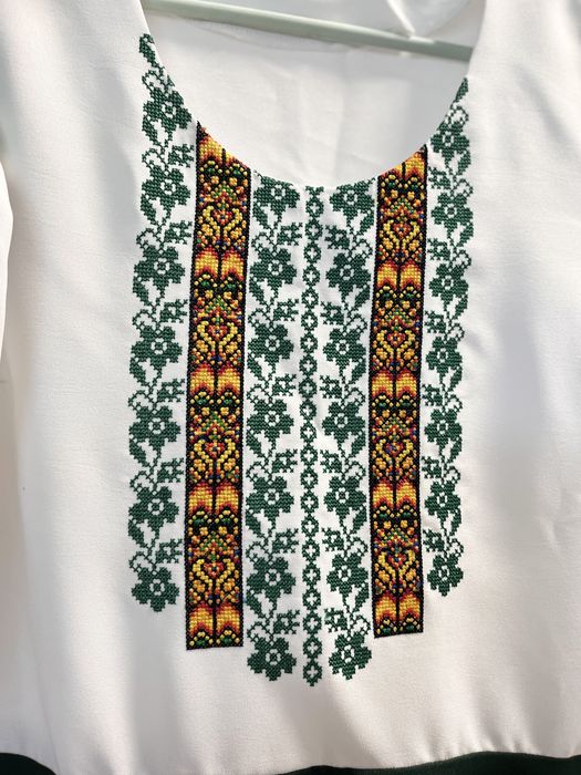 Вишита жіноча сукня, 46 розмір