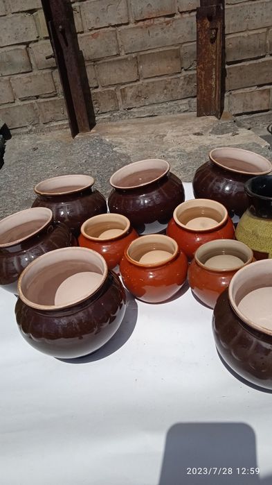 Горшки из обожженной глины.