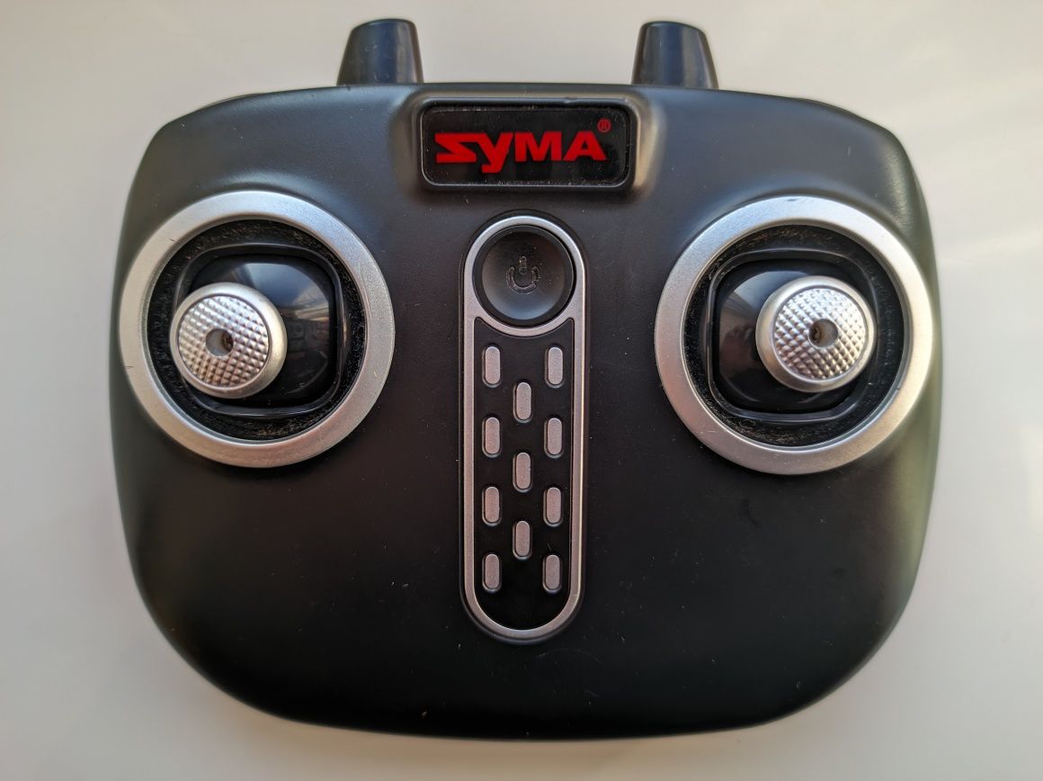 Пульт управления для радиоуправляемого квадрокоптера Syma