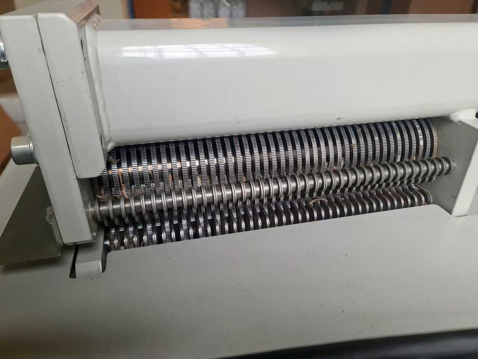 Maszyna do produkcji wypełniacza z kartonów