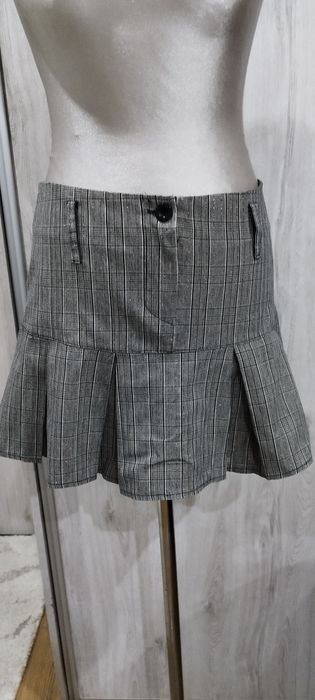 Plisowana włoska spódniczka