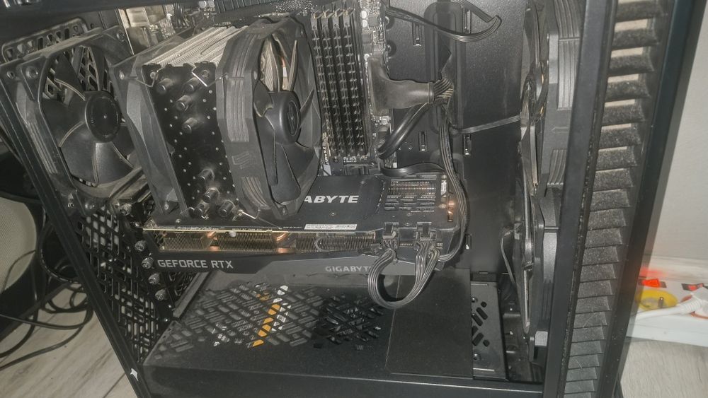 Sprzedam komputer rtx 3070 Ryzen5, 3600, 32 GB ram