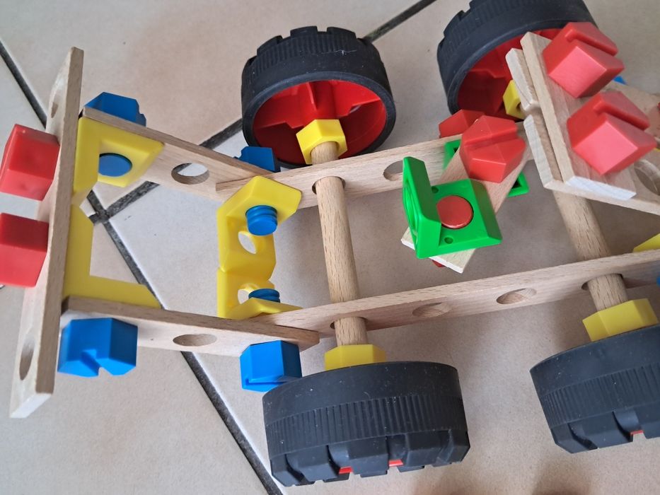 Mały konstruktor junior wyścigówka