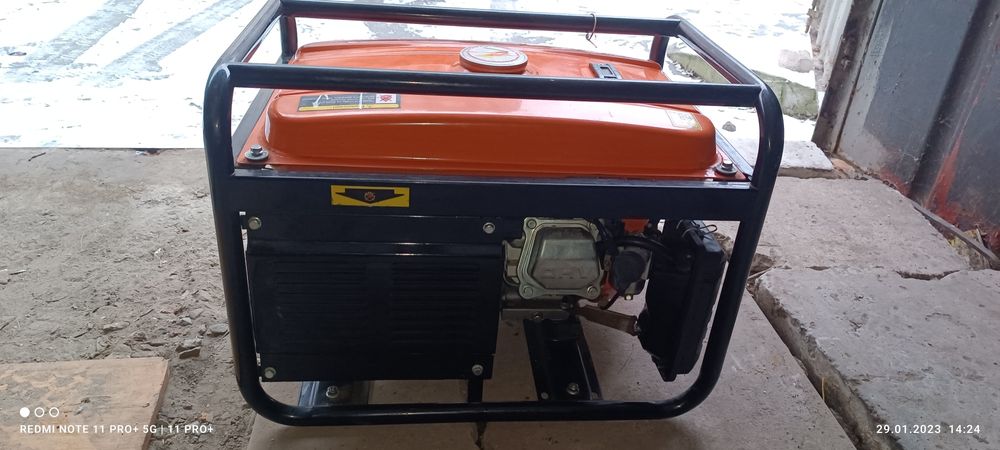 Бензогенератор Энергомаш 2.800 ватт.