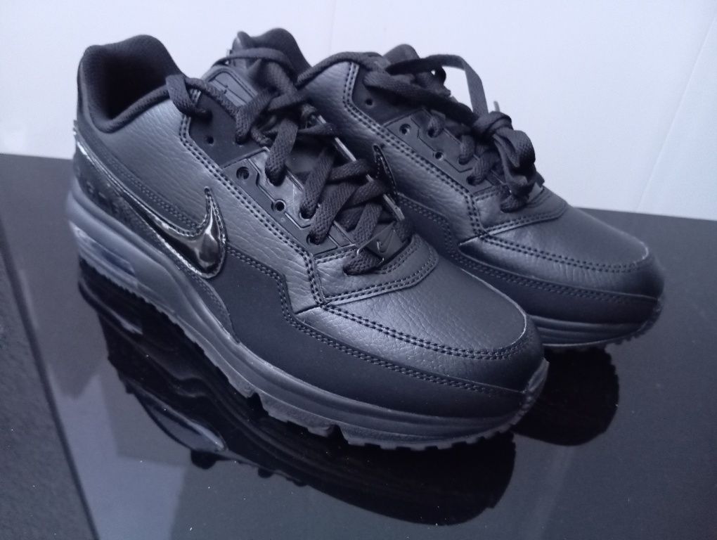 R. 40 Nike Air model LTD 3 Black czarne Logo Nowe