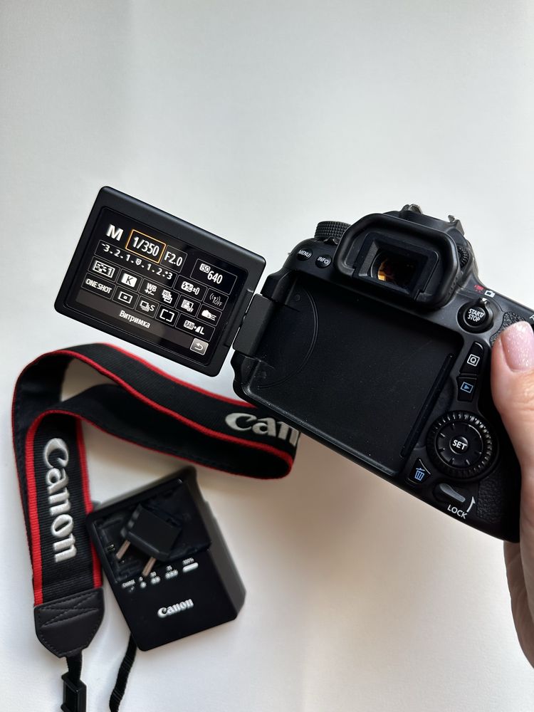 Камера Canon EOS 70D