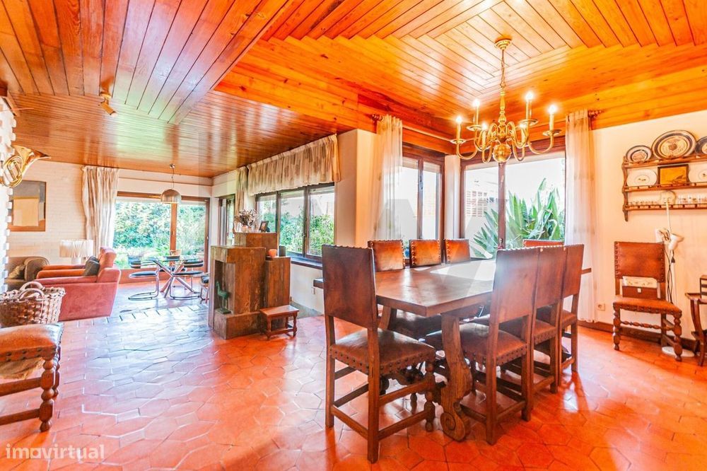 Moradia Isolada T7 Em Santo Amaro De Oeiras. A 850Mts Da Praia.