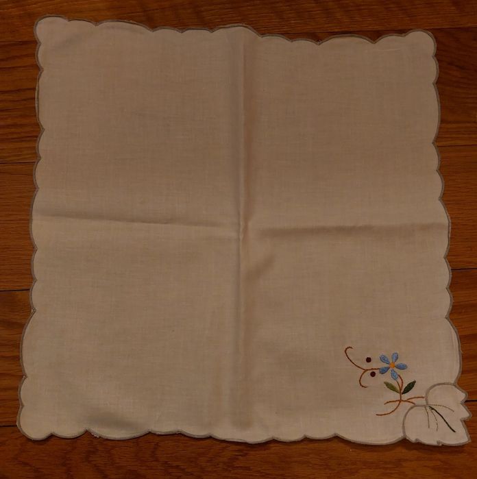 Toalha de algodão bordada e guardanapos