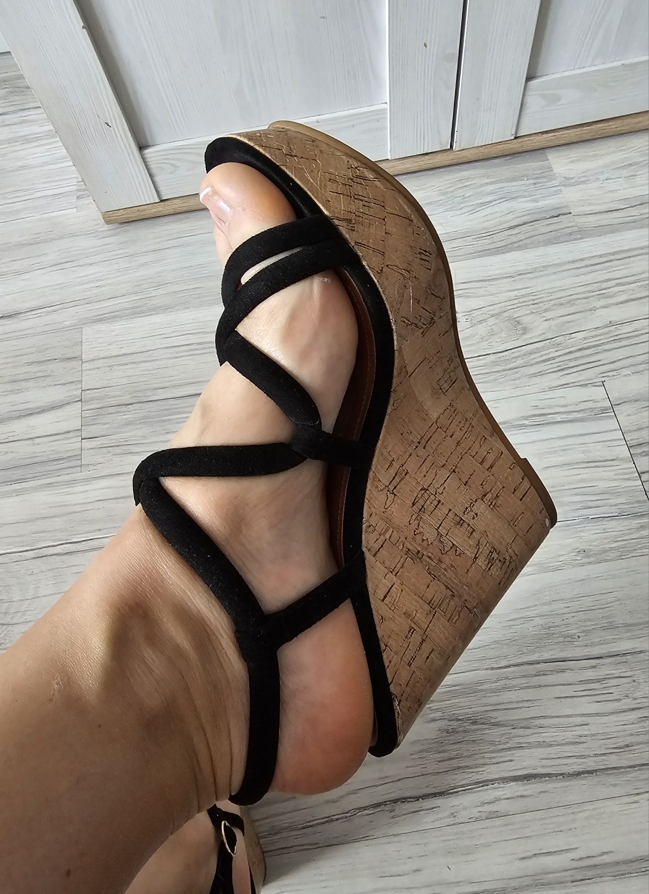 Piękne sandałki na koturnie espadryle H&M paski minimalistyczne 38