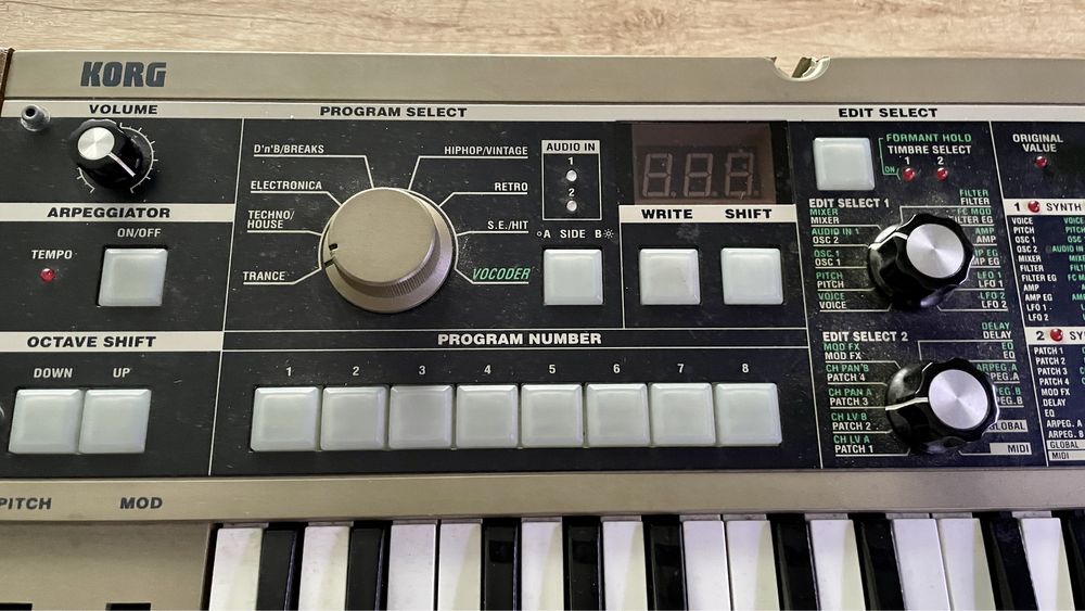 Продам аналоговий синтезатор Korg MIKROKORG