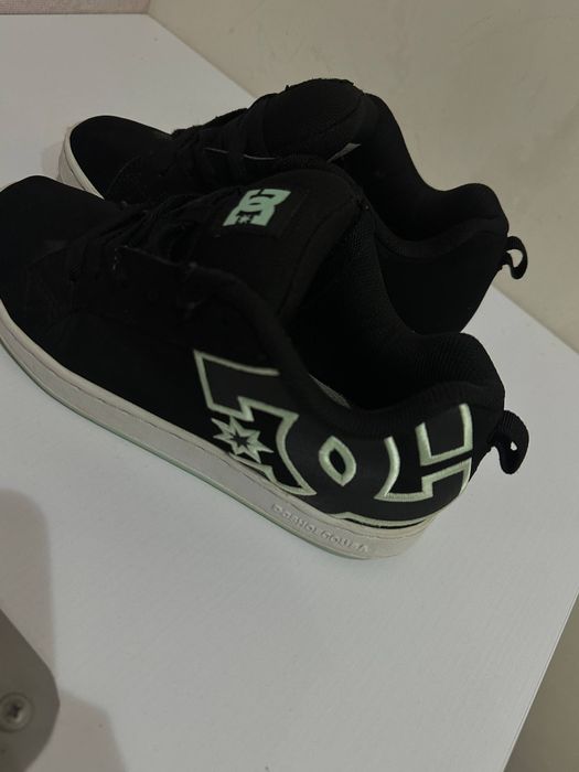 кросівки б/у «DC shoes»,в гарному стані,носились 5 разів