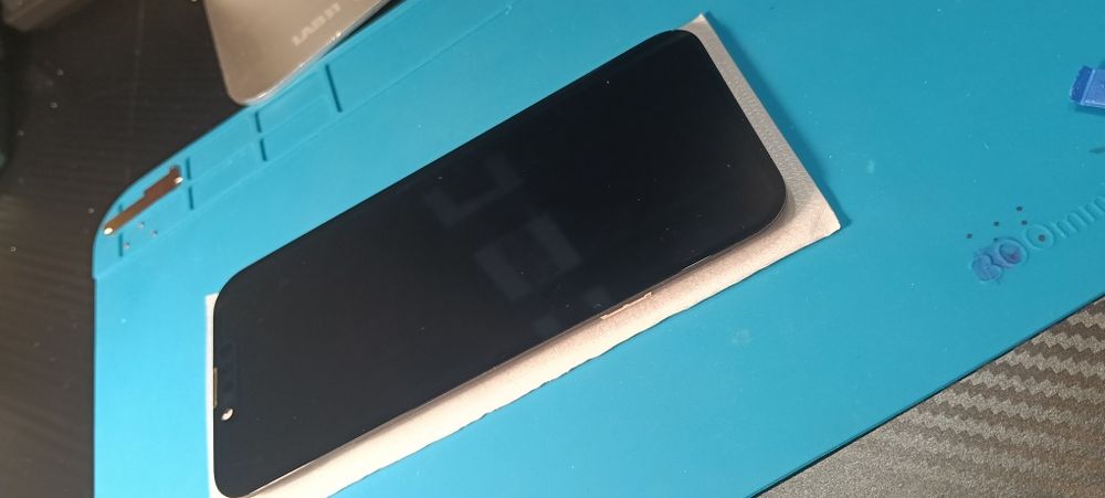 iPhone 13 PRO oryginalny ekran w stanie bardzo dobrym