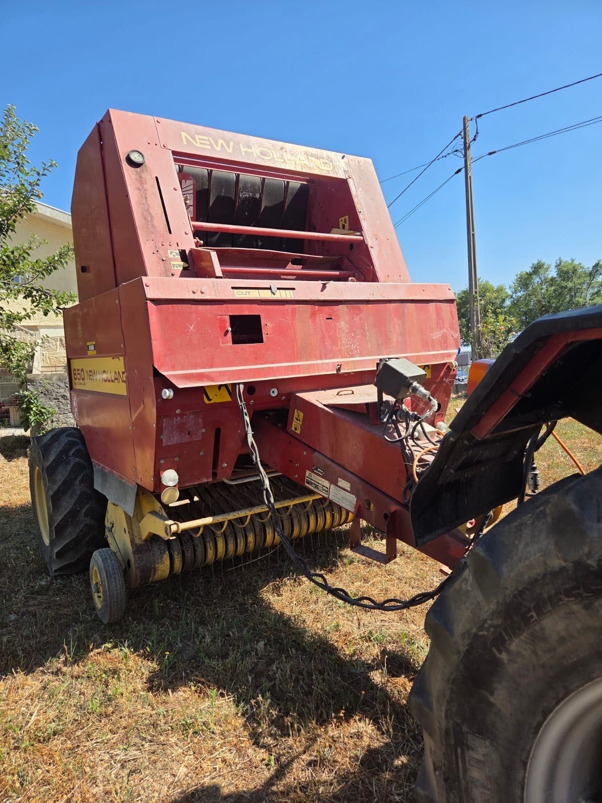 Enfardadeira New Holland 650