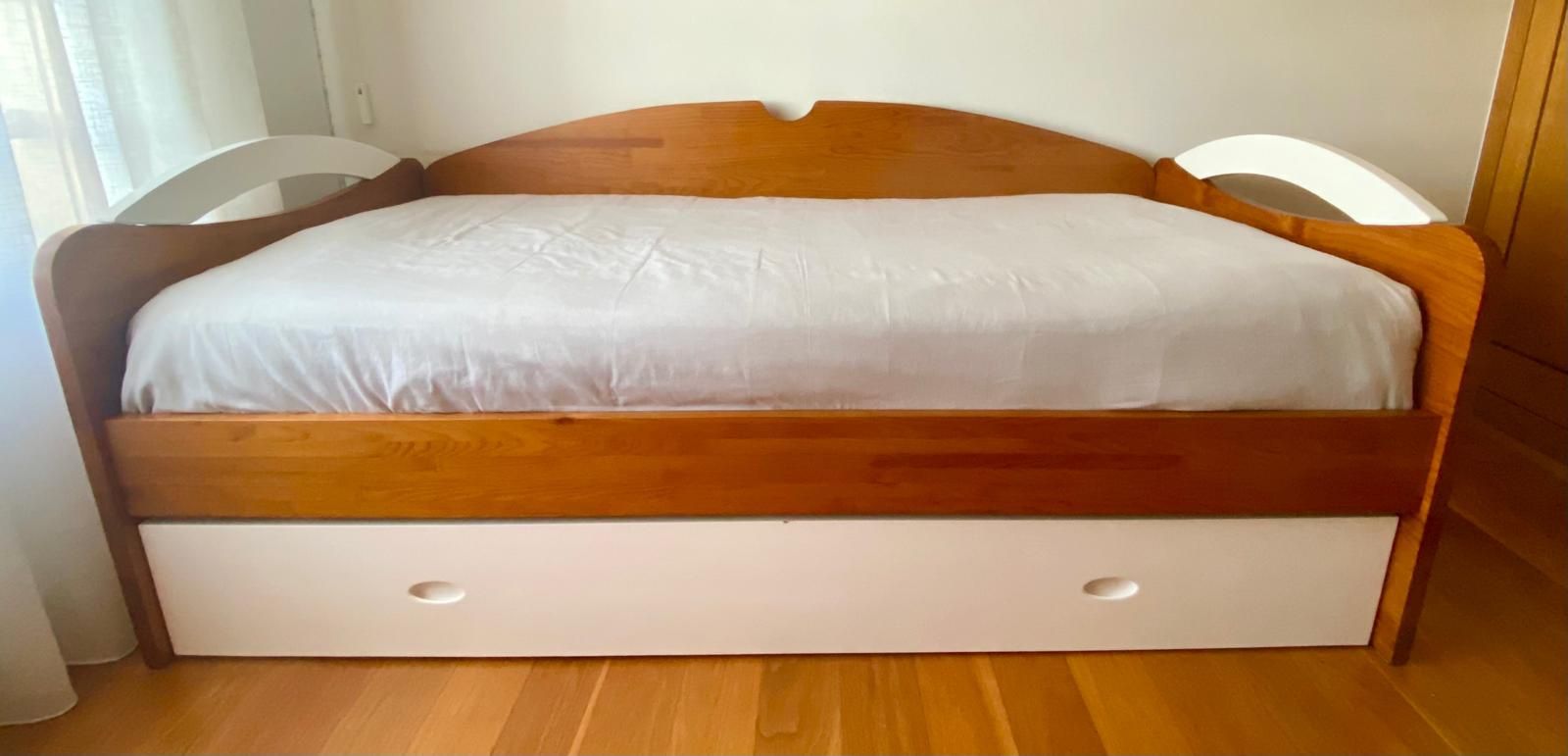 Cama de solteiro com gavetão em pinho maciço 90cm x 1,90cm