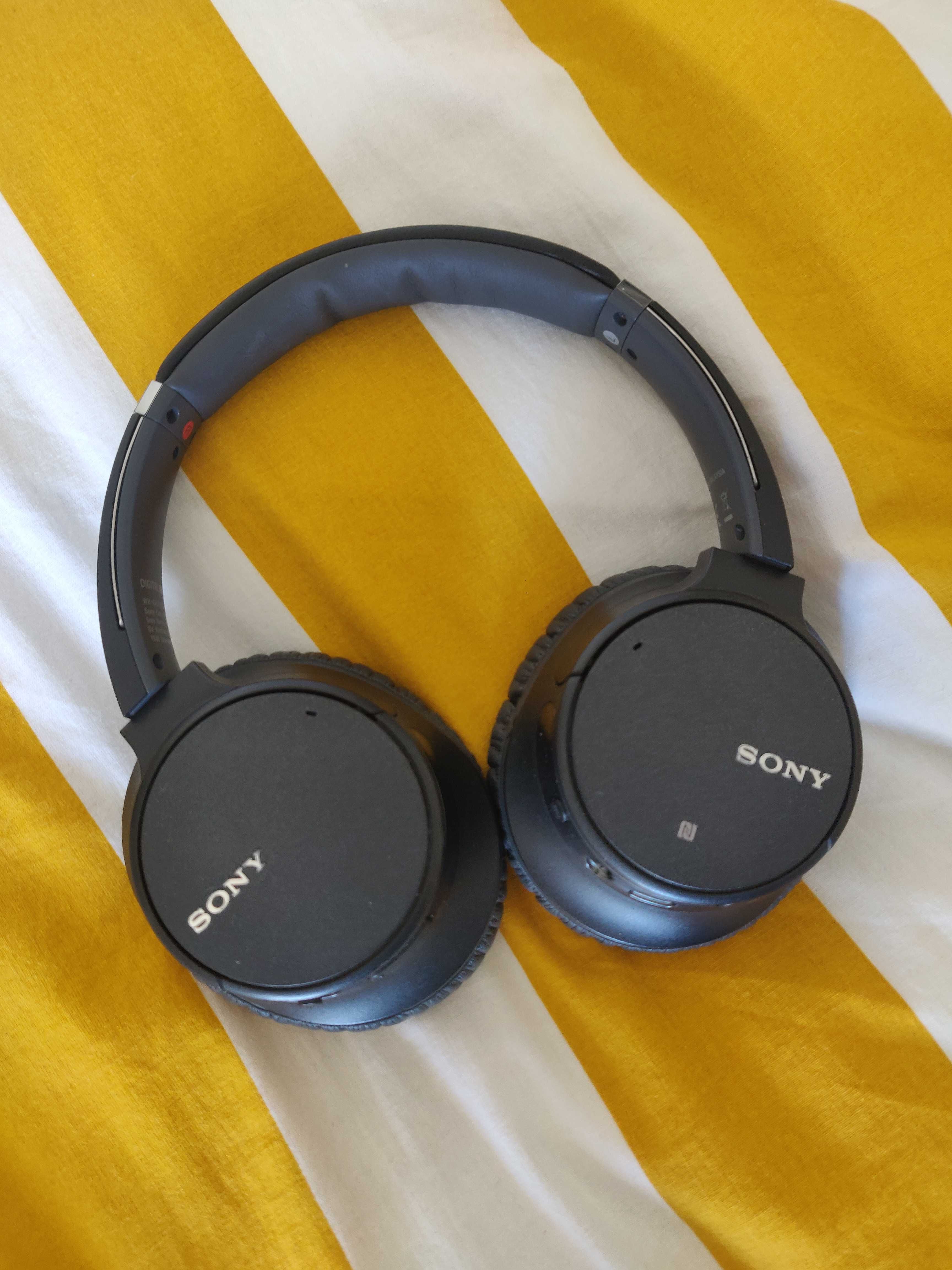 Headphones Sony WH-CH700N