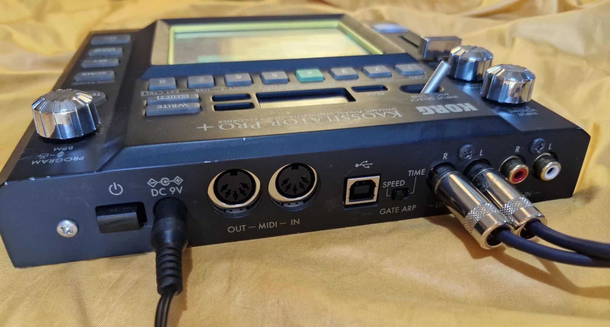 Korg Kaossilator Pro+ — синтезатор / грув-бокс