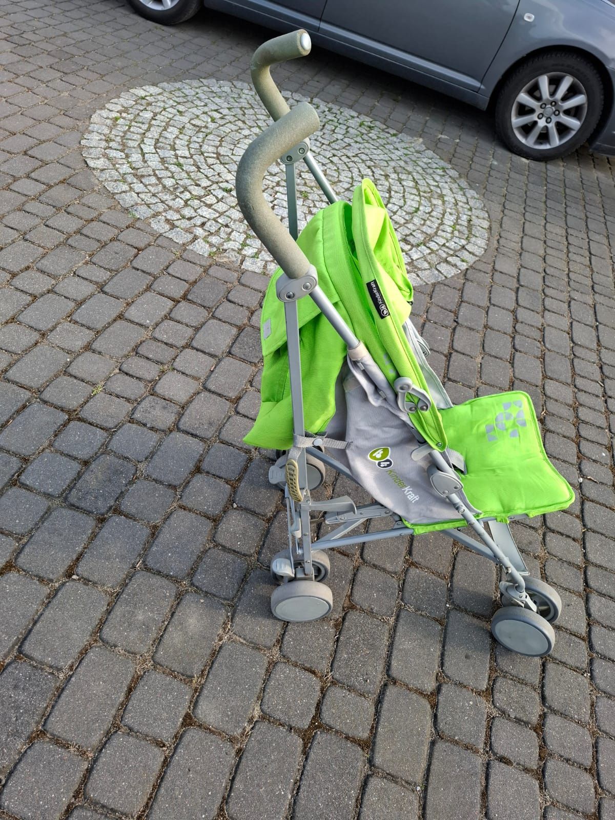 Wózek spacerowy typu parasolka