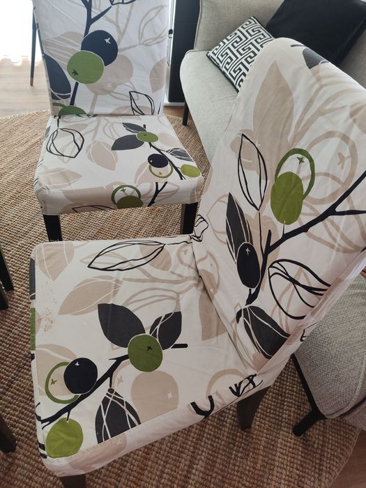 Cadeiras IKEA com mesa de jantar extensível
