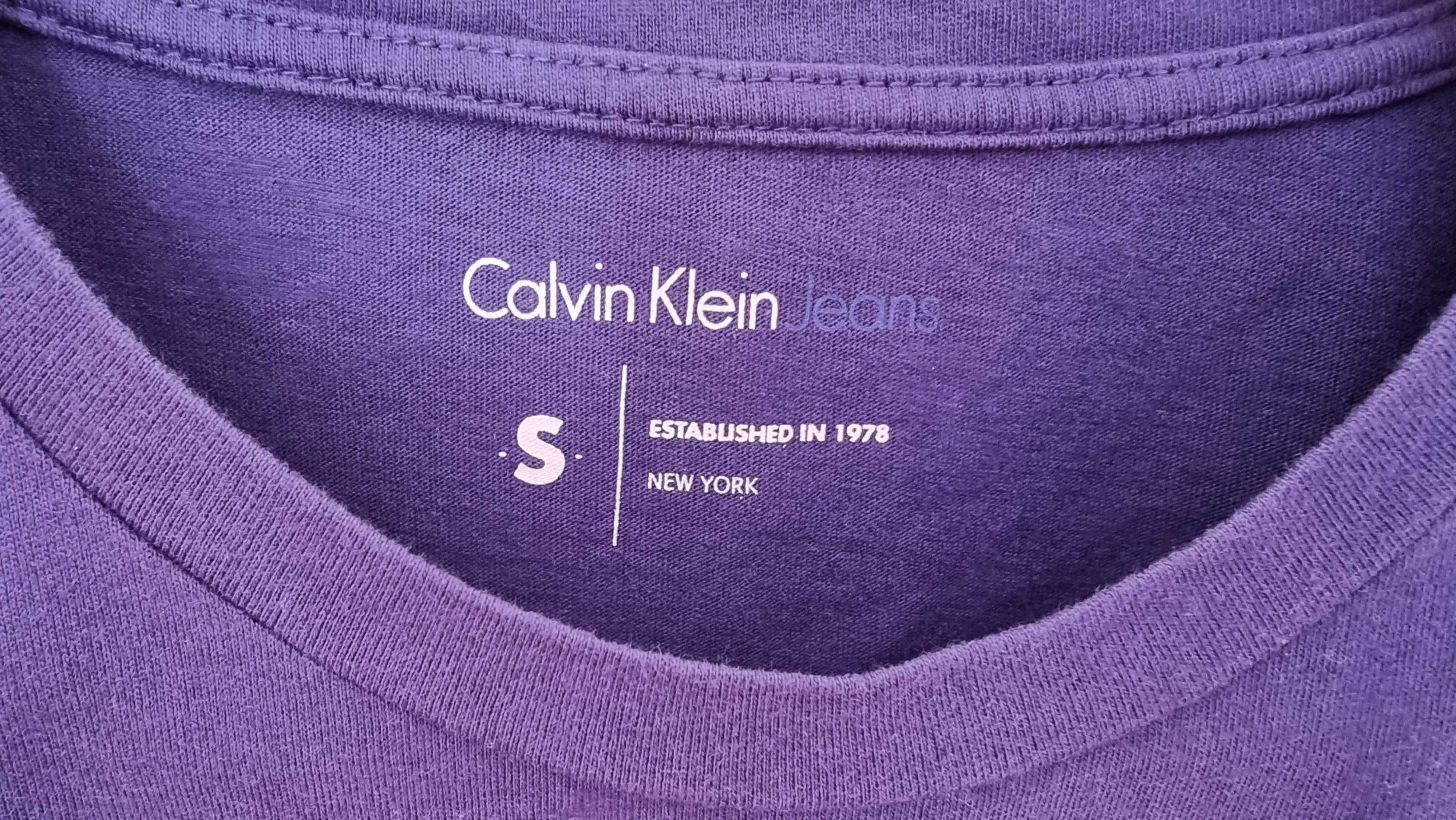T-shirt Calvin Klein tamanho S