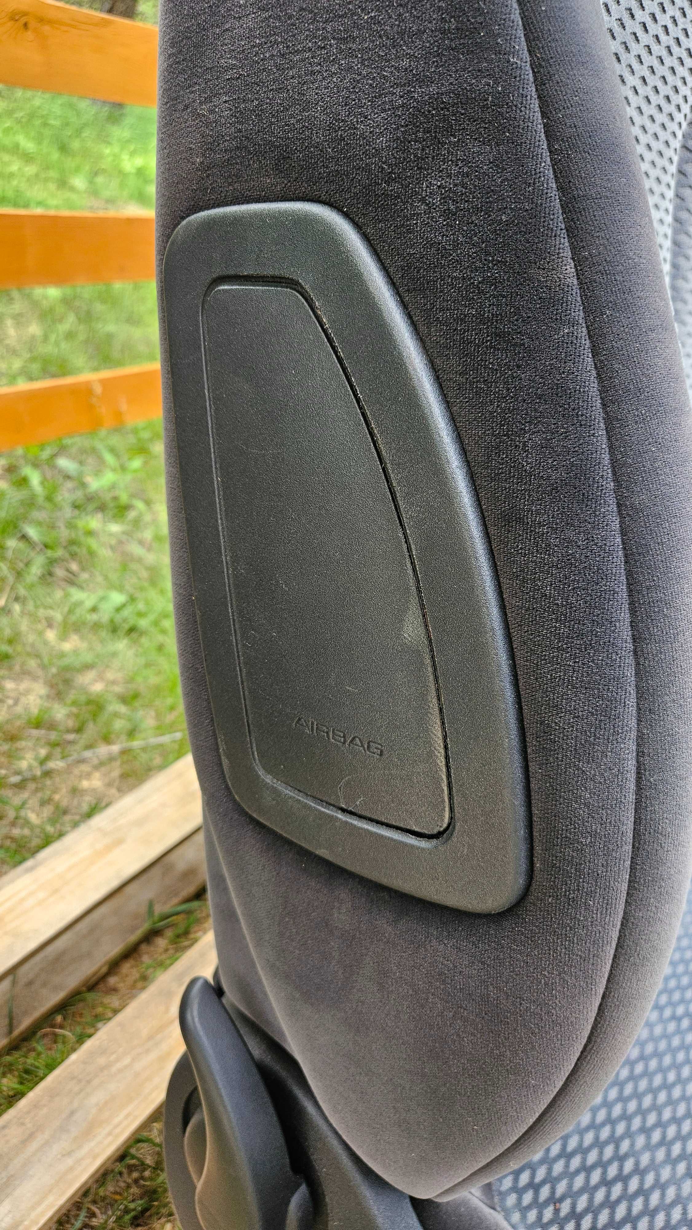 Komplet Fotele i kanapa Citroen c4 5d