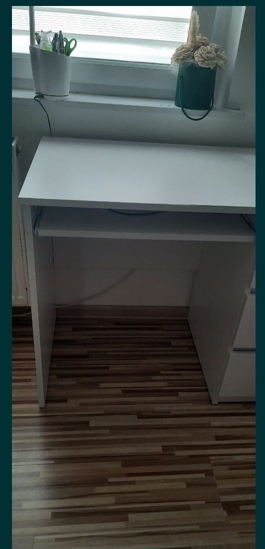 Sprzedam białe biurko