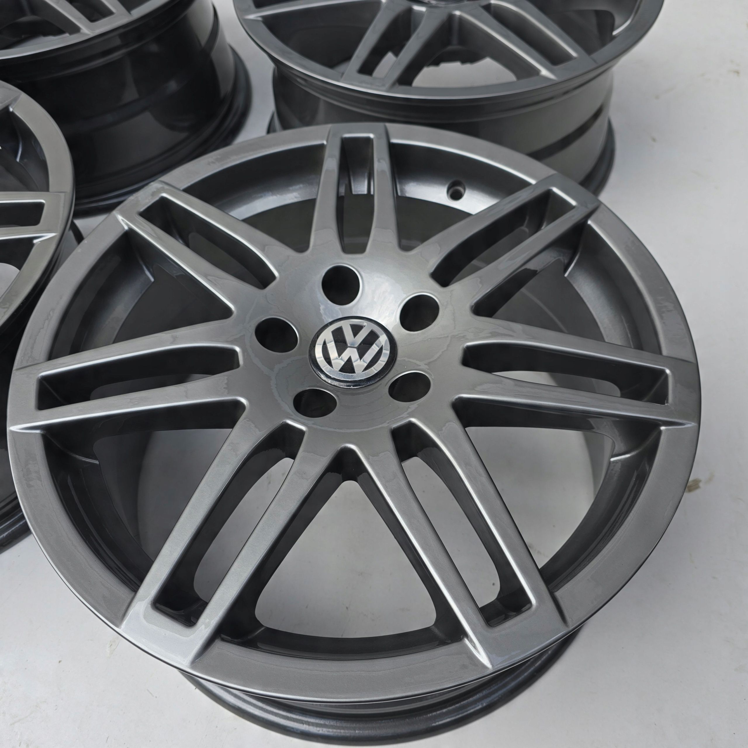 VW Passat B7 B8 cc Tiguan i ii Arteon Sharan 17'' ET35 5x112 4X