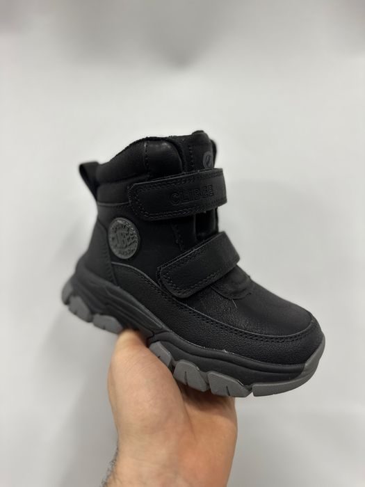Хайтопи зимові на хлопчика 27-32, чорні ботинки на овчині. Черевики