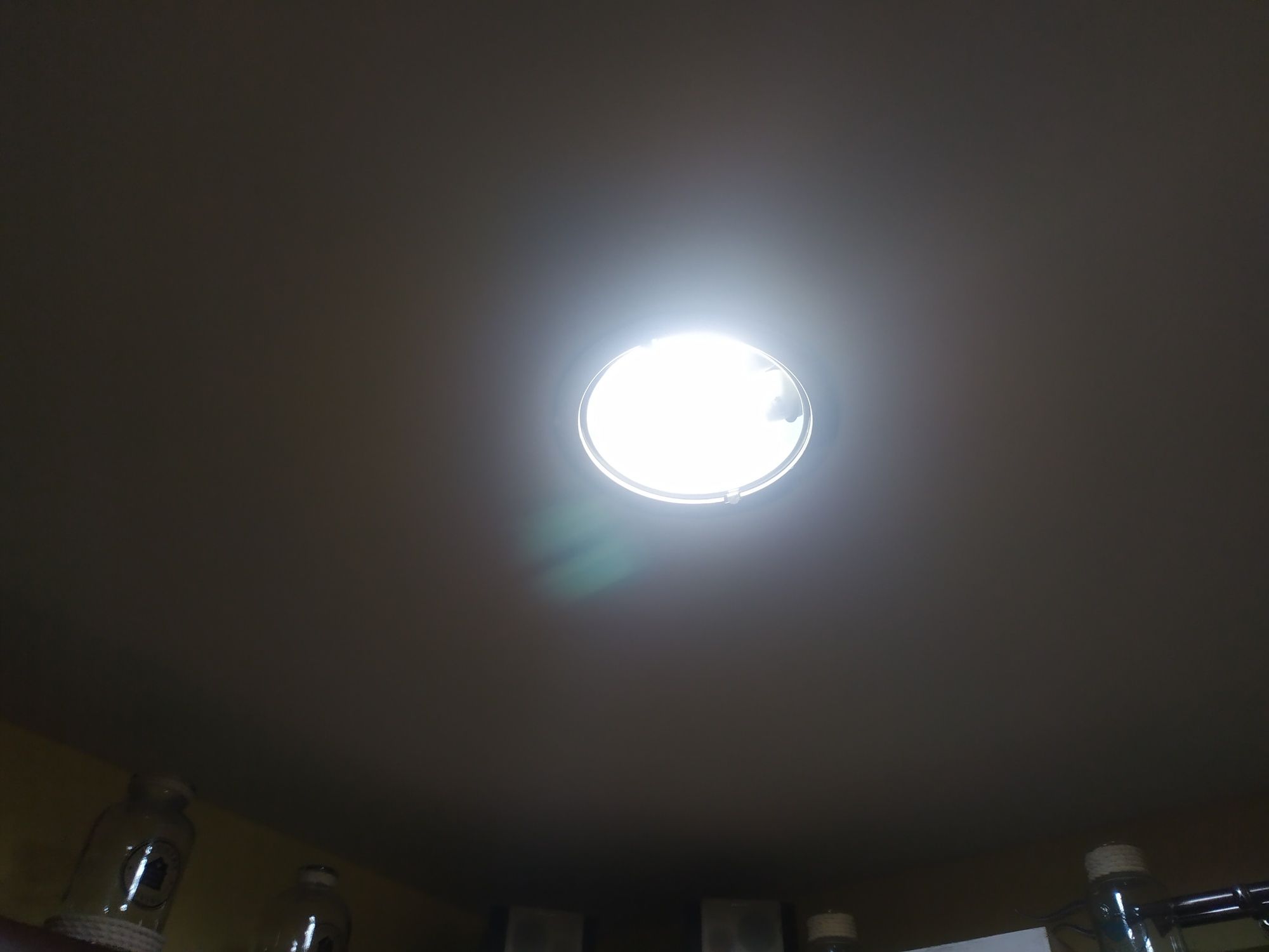 Halogen sufitowy