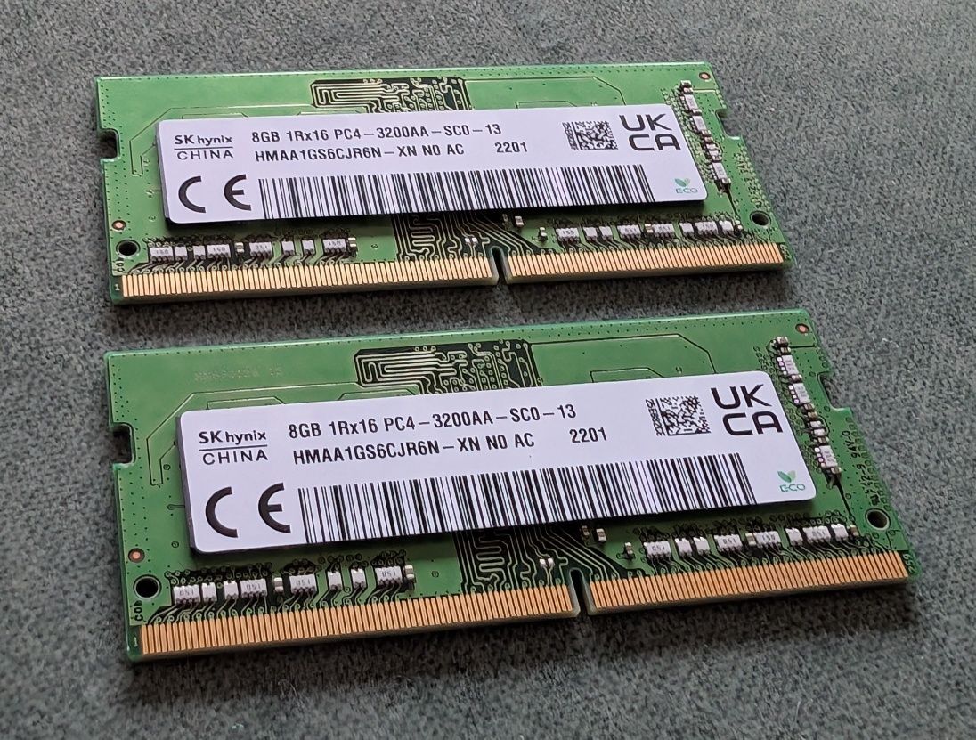 Pamięć RAM DDR4 SK Hynix HMAA1GS6CJR6N-XN 16GB [2x8GB]