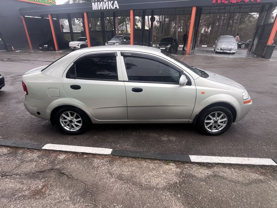 Шевроле Авео в гарному стані