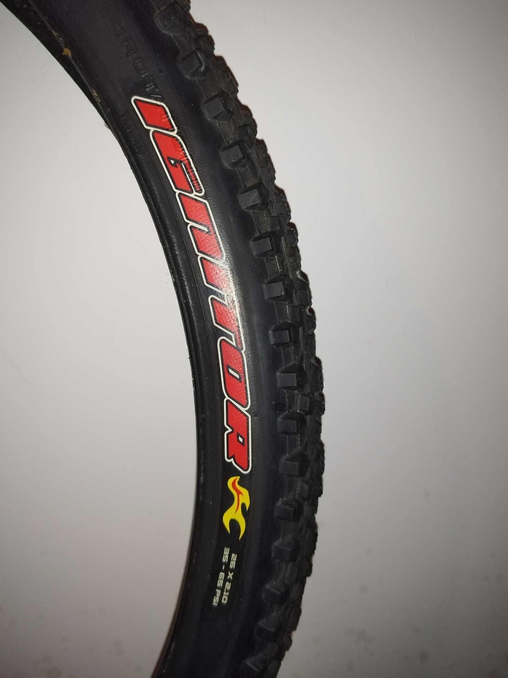 Par pneus Maxxis Ignitor e Crossmark roda 26