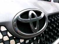 ZNACZEK EMBLEMAT TOYOTA YARIS II  05-09