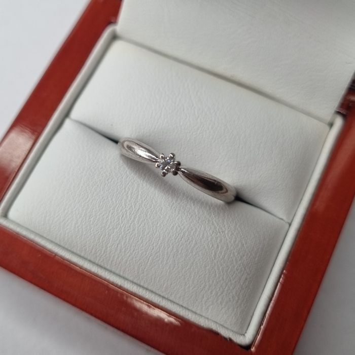 Pierścionek złoty z diamentem złoto 585