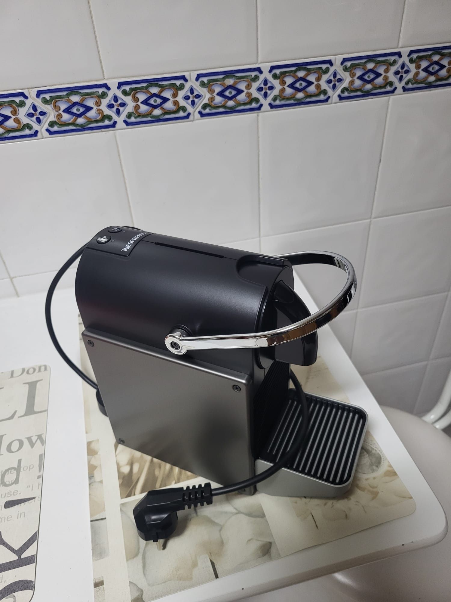 Máquina de café Nespresso pixie