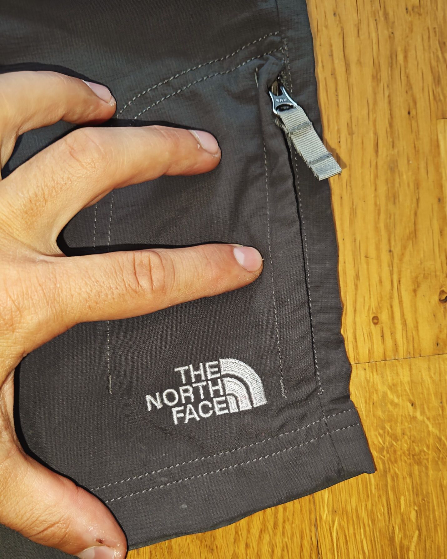 Męskie świetne spodenki szorty The North Face rozmiar S stan BDB!